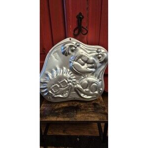 Wilton Rugrats Cake Mold Pan 1998 Nickelodeon 2105-3050 Tommy Chuckie Angelica